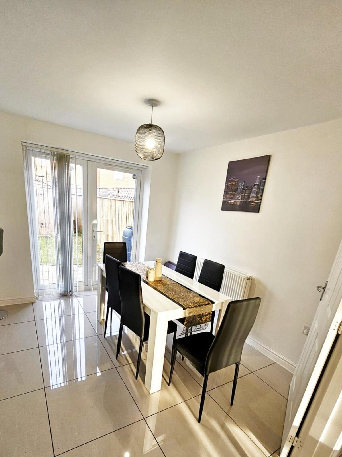 Spacious Modern 4Bd House Kingston upon Hull Eksteriør billede
